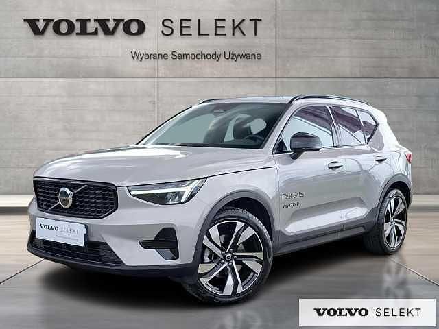 Srebrny Używany 2025 Volvo XC40 SUV | 199 900 zł - Obraz 1/3