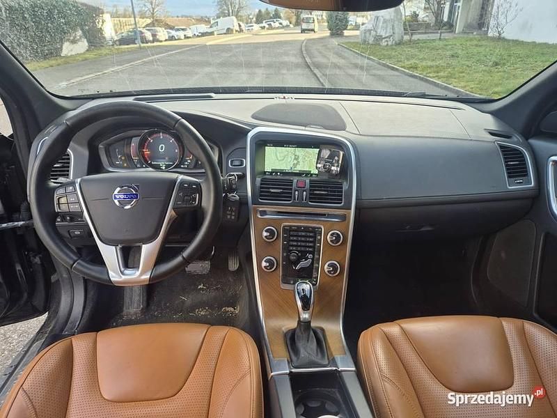 Używany Volvo XC60 2016 Czarny SUV