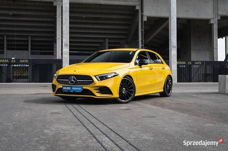 Żółty Używany 2022 Mercedes A200 Hatchback | 102 999 zł (Uczciwa cena) - Obraz 1/4