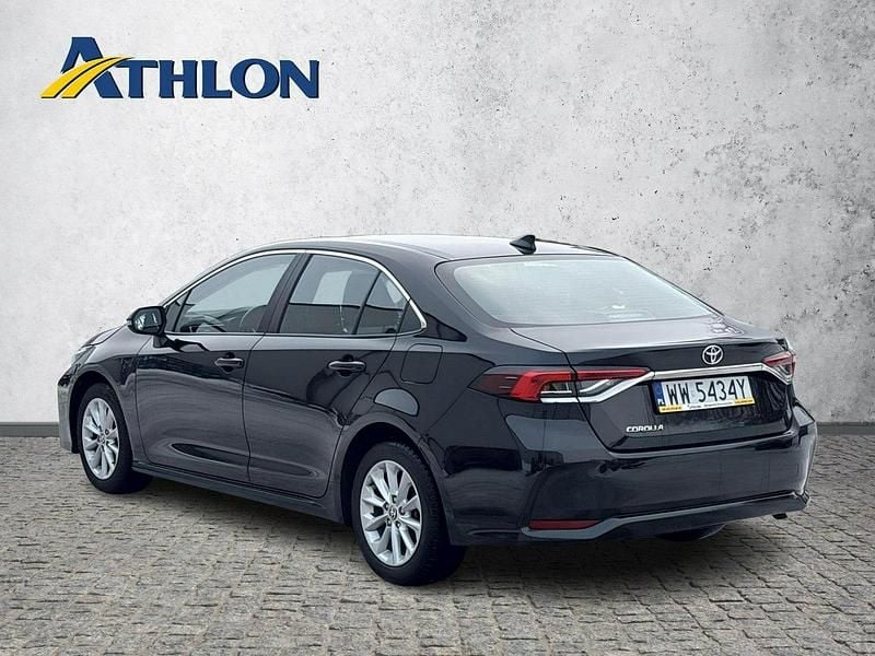 Używany Toyota Corolla 125 KM (91 kW) 2021 Czarny (metalik) Sedan/Limuzyna