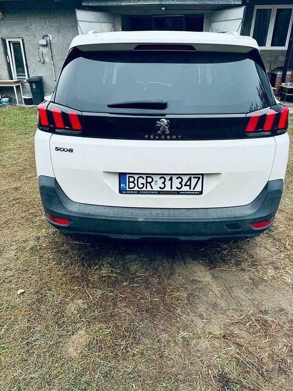 Biały Używany 2017 Peugeot 5008 Minivan | 57 000 zł - Obraz 1/4