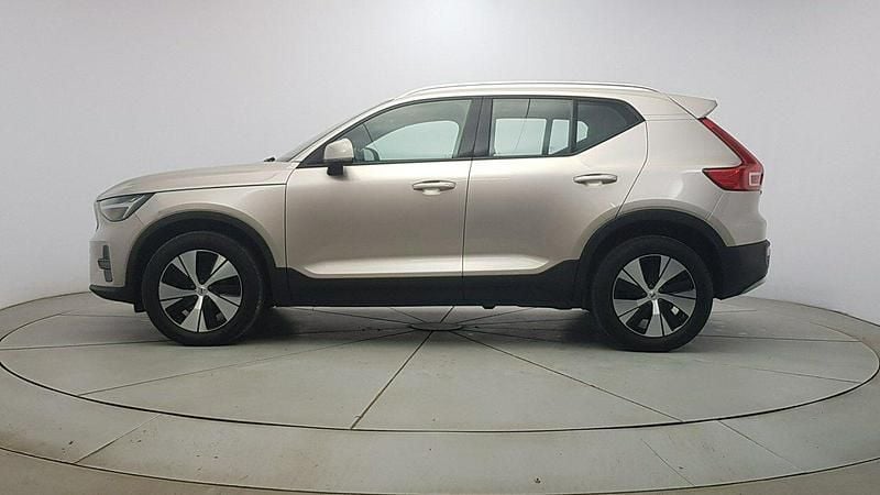 Używany Volvo XC40 Core 163 KM (119 kW) 2022 Złoty SUV