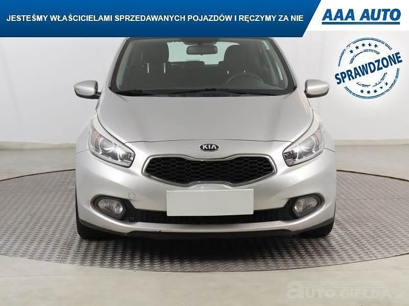 Używany Kia Ceed 2012 Srebrny Hatchback