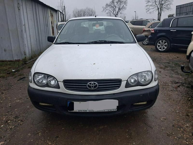 Używany Toyota Corolla 90 KM (66 kW) 2000 Biały Hatchback