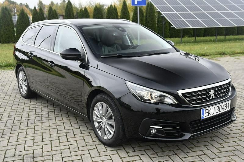 Używany Peugeot 308 SW 120 KM (88 kW) 2018 Czarny (metalik) Kombi