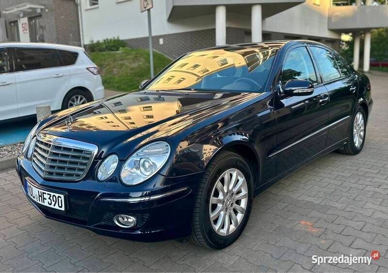 Niebieski Używany 2006 Mercedes E200 Sedan/Limuzyna | 29 900 zł - Obraz 1/4