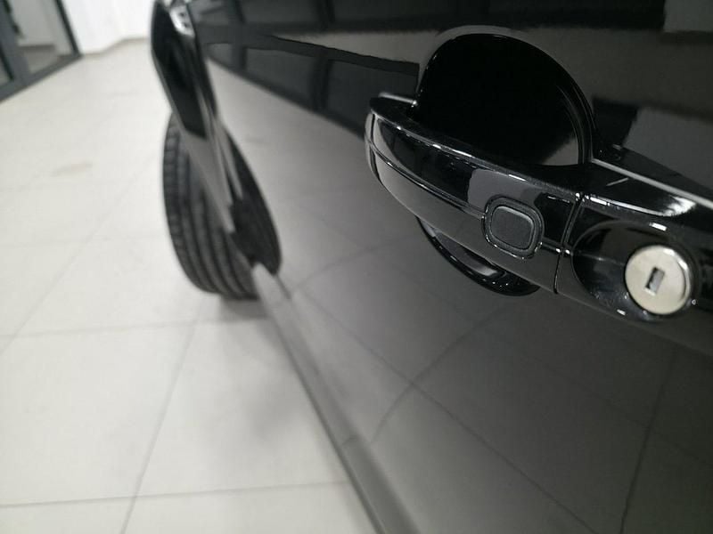 Używany Ford Kuga 140 KM (102 kW) 2012 Czarny (metalik, perła) SUV