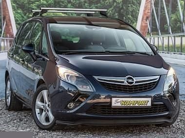 Używany Opel Zafira Cosmo 2011 Minivan
