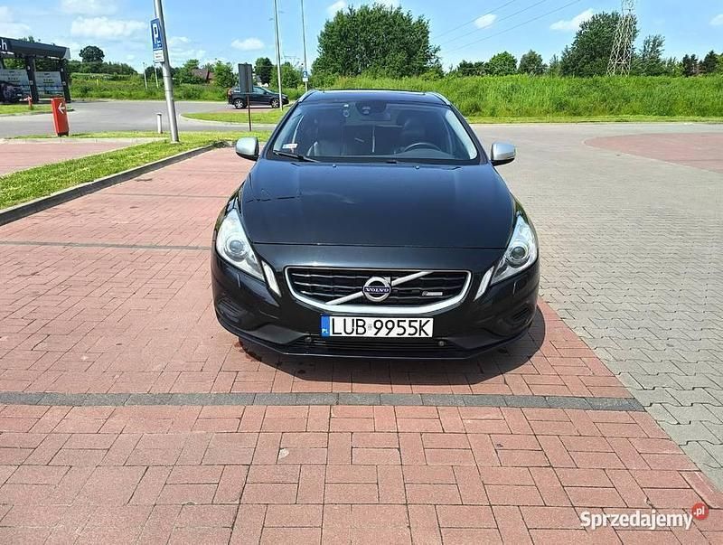 Czarny Używany 2013 Volvo V60 R-Design Kombi | 27 000 zł - Obraz 1/4