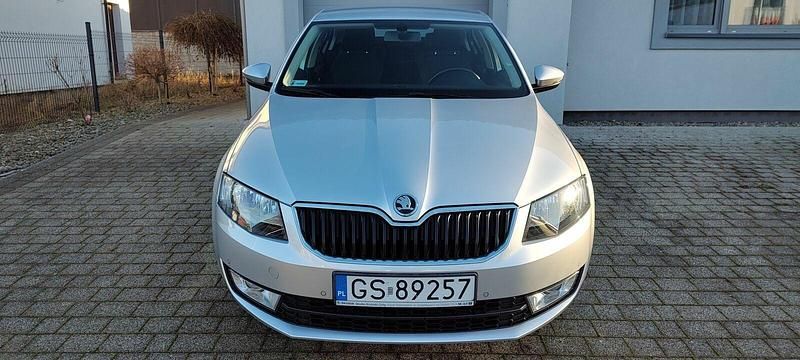 Srebrny Używany 2016 Skoda Octavia Ambition Hatchback | 58 700 zł (Uczciwa cena) - Obraz 1/4