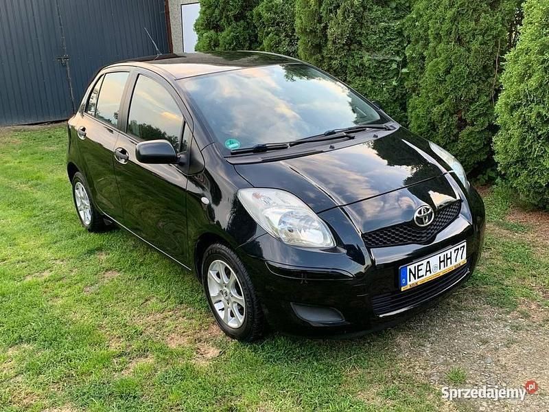 Czarny Używany 2009 Toyota Yaris Hatchback | 14 900 zł (Uczciwa cena) - Obraz 1/4