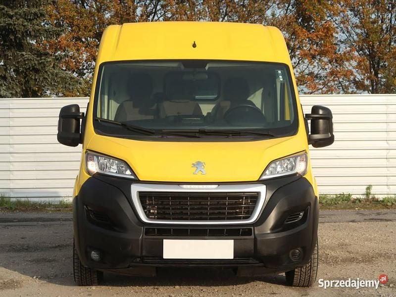 Żółty Używany 2018 Peugeot Boxer Van | 39 999 zł (Dobra cena) - Obraz 1/4