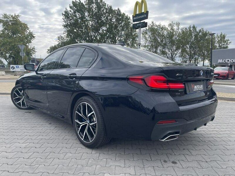 Używany BMW 540 333 KM (244 kW) 2021 Czarny (metalik) Sedan/Limuzyna