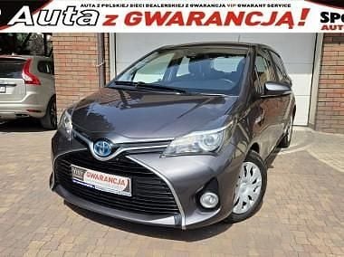 Grafitowy (metalik, perła) Używany 2017 Toyota Yaris Hybrid Premium Hatchback | 48 900 zł (Uczciwa cena) - Obraz 1/4
