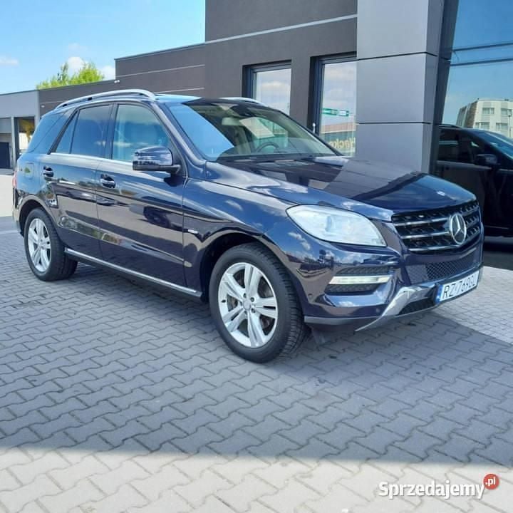 Czarny Używany 2012 Mercedes ML350 SUV | 82 900 zł - Obraz 1/4