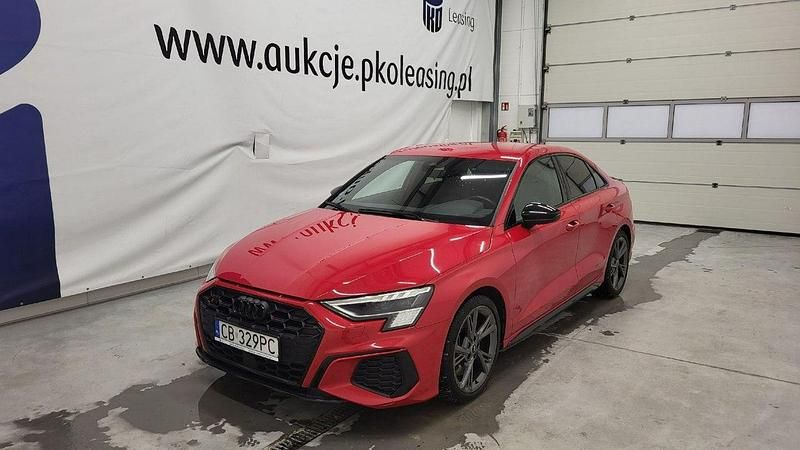Czerwony (metalik) Używany 2022 Audi S3 Sedan/Limuzyna | 105 000 zł (Dobra cena) - Obraz 1/4