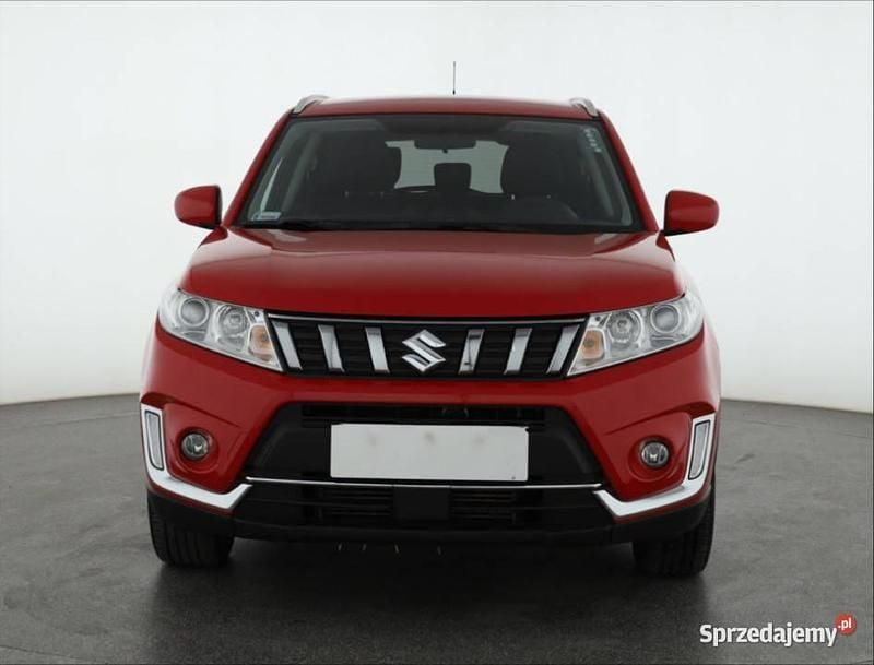 Czerwony Używany 2018 Suzuki Vitara SUV | 53 999 zł (Uczciwa cena) - Obraz 1/4