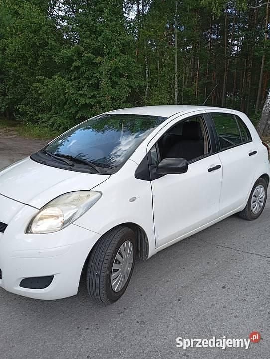 Biały Używany 2010 Toyota Yaris Hatchback | 11 600 zł (Dobra cena) - Obraz 1/4