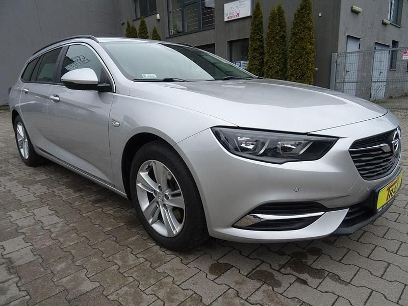 Używany Opel Insignia 170 KM (125 kW) 2019 Srebrny Kombi