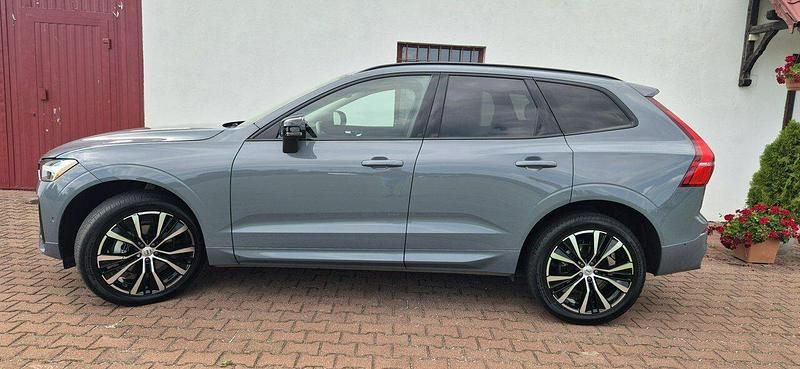 Używany Volvo XC60 250 KM (183 kW) 2024 Szary SUV