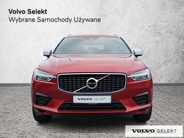 Używany Volvo XC60 250 KM (183 kW) 2019 Czerwony SUV