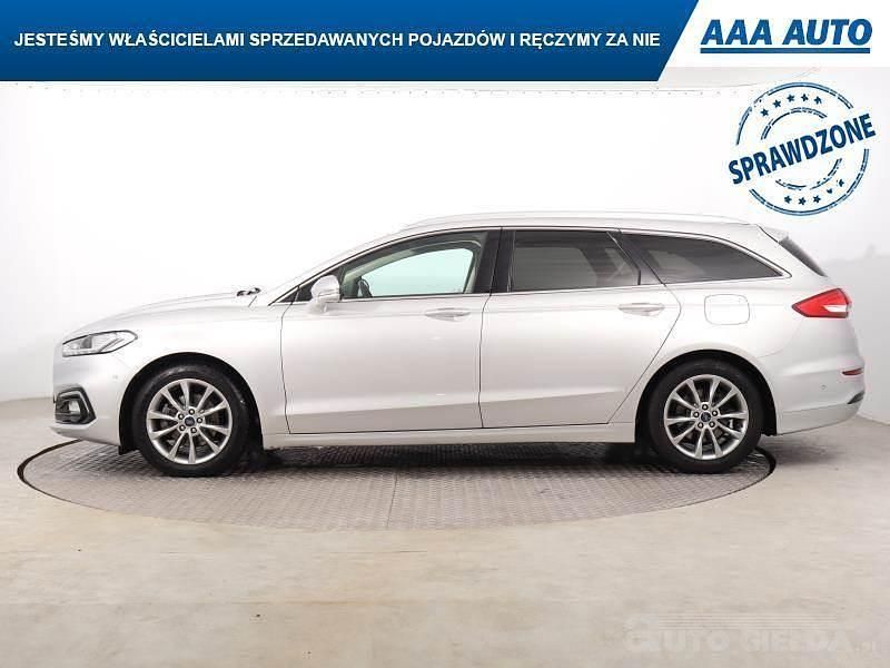 Używany Ford Mondeo 2019 Srebrny