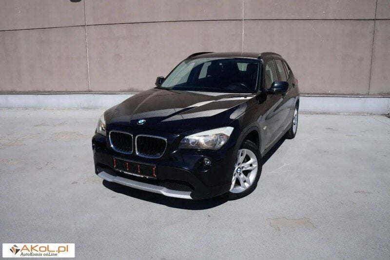 Czarny (metalik) Używany 2011 BMW X1 SUV | 46 900 zł (Dość drogi) - Obraz 1/4