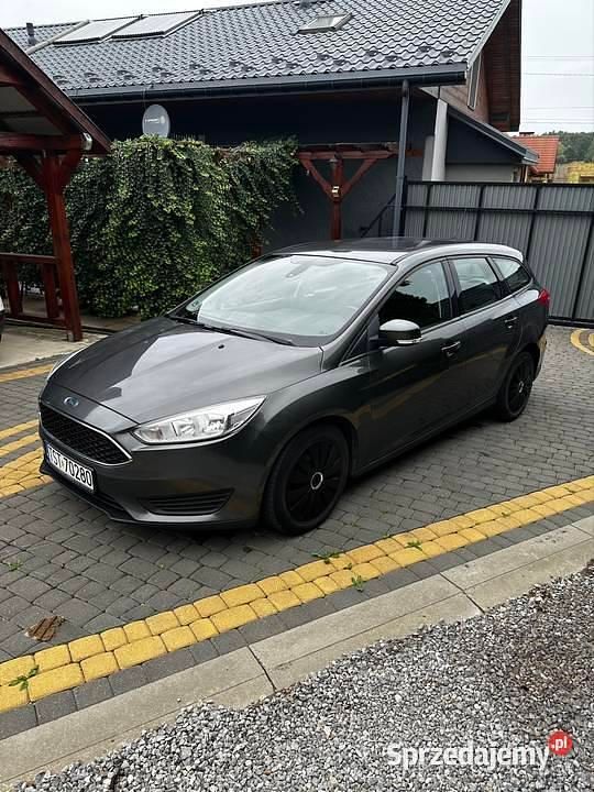 Używany Ford Focus 2016 Szary Kombi