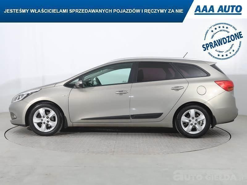 Używany Kia Ceed 2015 Srebrny Hatchback
