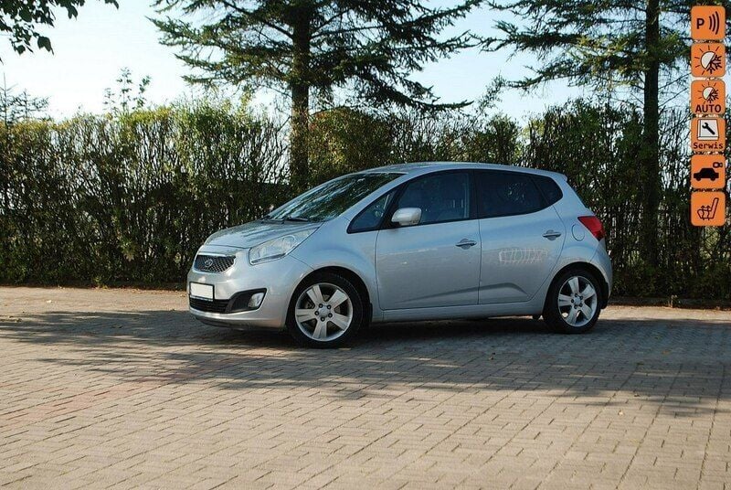 Srebrny (metalik) Używany 2010 Kia Venga 2 Hatchback | 17 900 zł (Uczciwa cena) - Obraz 1/4