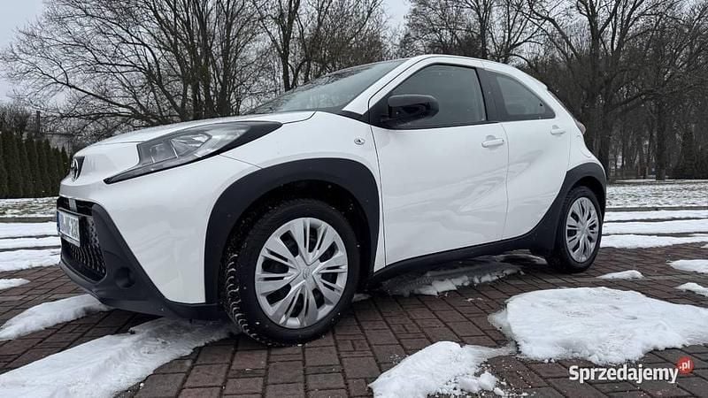 Używany Toyota Aygo X 72 KM (52 kW) 2023 Biały SUV