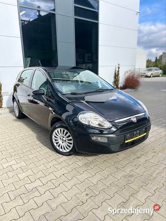 Czarny Używany 2010 Fiat Punto Hatchback | 13 900 zł - Obraz 1/4