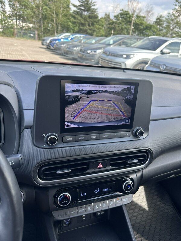 Używany Hyundai Kona 141 KM (103 kW) 2021 Bordowy (metalik) SUV