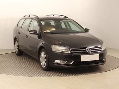 Czarny Używany 2011 VW Passat Kombi | 14 999 zł (Dobra cena) - Obraz 1/4