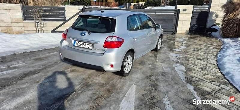 Używany Toyota Auris Hybrid 2010 Srebrny Hatchback