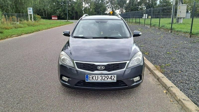 Używany Kia Ceed 128 KM (94 kW) 2010 Szary Hatchback