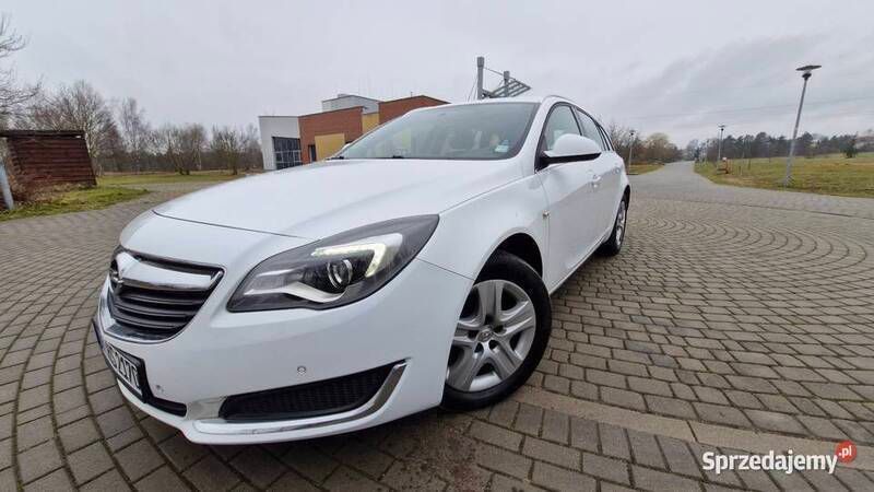 Biały Używany 2016 Opel Insignia Kombi | 34 900 zł (Dobra cena) - Obraz 1/4