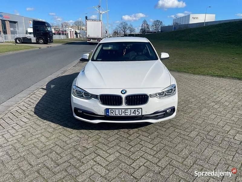 Używany BMW 330 Comfort Edition 2017