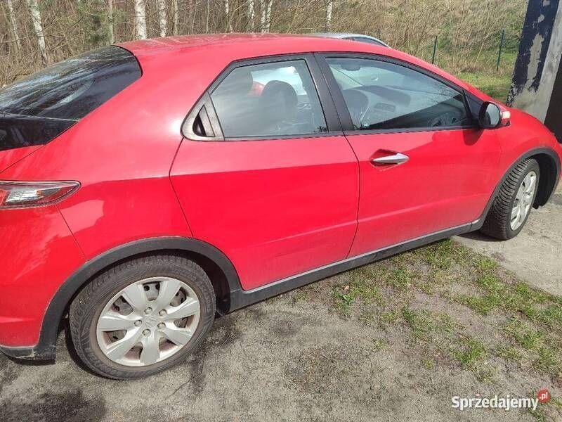 Używany Honda Civic 2010 Czerwony Hatchback