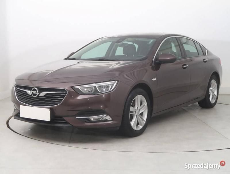 Używany Opel Insignia 2017 Brązowy Hatchback