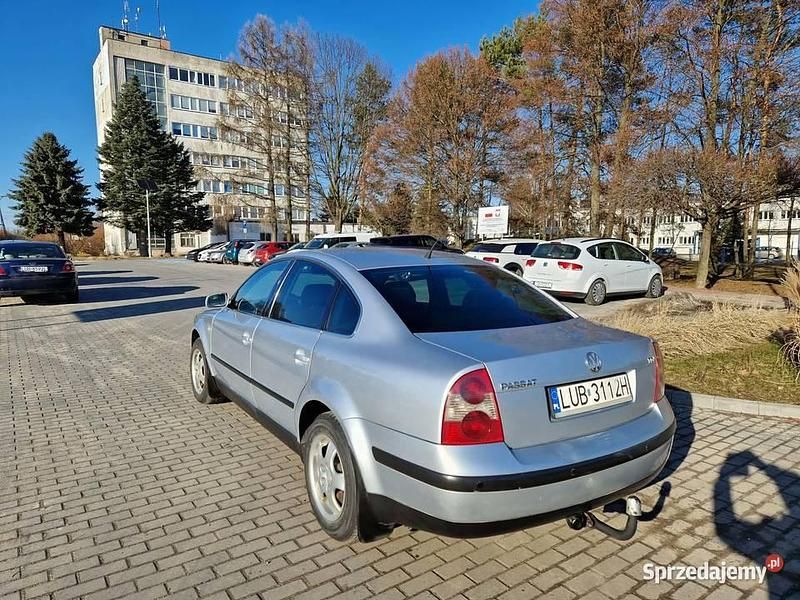 Używany VW Passat 2002 Srebrny Sedan/Limuzyna