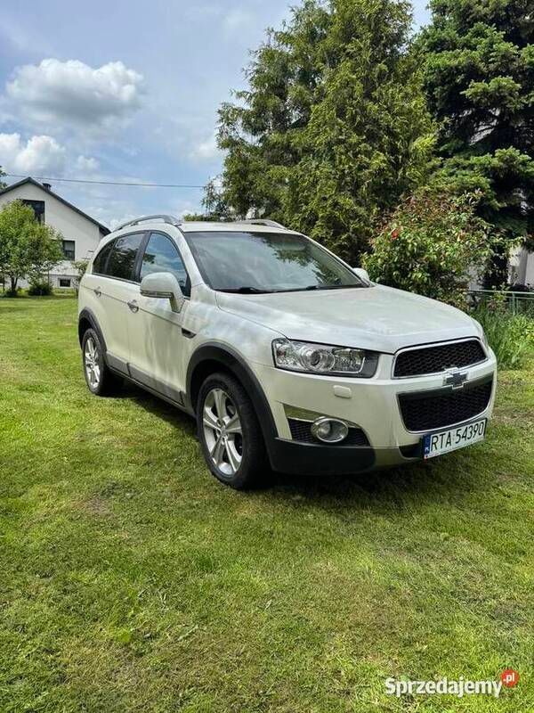 Biały Używany 2011 Chevrolet Captiva SUV | 34 999 zł (Uczciwa cena) - Obraz 1/4