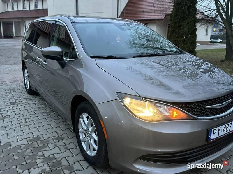Brązowy Używany 2017 Chrysler Pacifica Sedan/Limuzyna | 61 700 zł (Dość drogi) - Obraz 1/4
