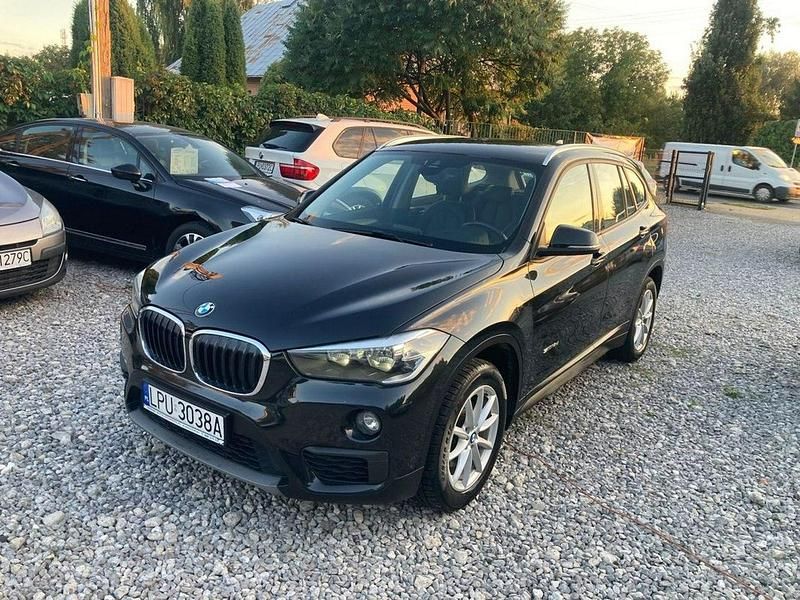 Czarny (metalik) Używany 2015 BMW X1 SUV | 49 900 zł (Dobra cena) - Obraz 1/4