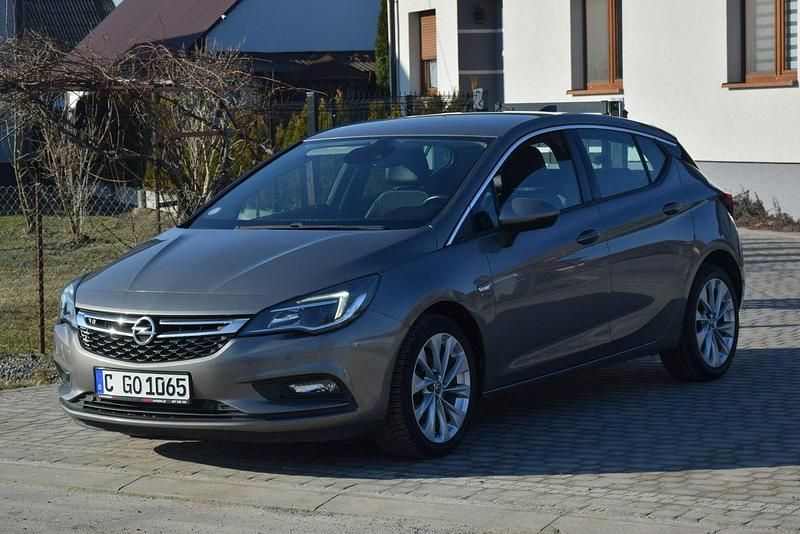 Używany Opel Astra 105 KM (77 kW) 2016 Szary Hatchback