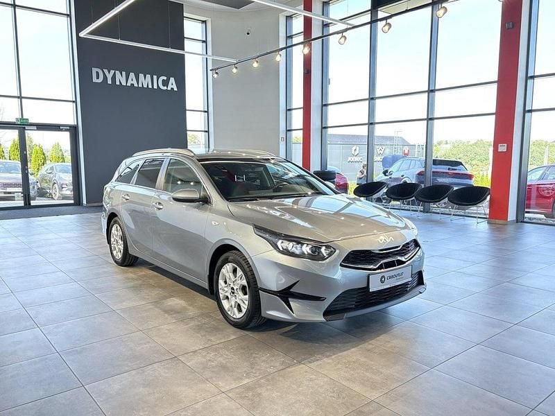 Szary Używany 2022 Kia Ceed 2 Kombi | 77 900 zł (Uczciwa cena) - Obraz 1/3
