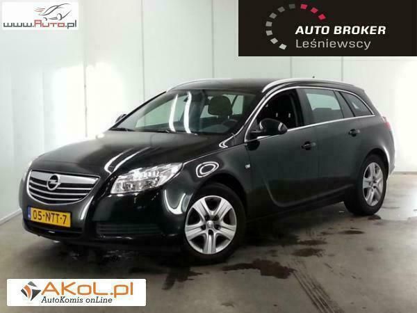 Czarny Używany 2010 Opel Insignia Sedan/Limuzyna | 52 900 zł - Obraz 1/4