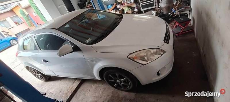 Biały Używany 2008 Kia ProCeed Hatchback | 7000 zł - Obraz 1/2