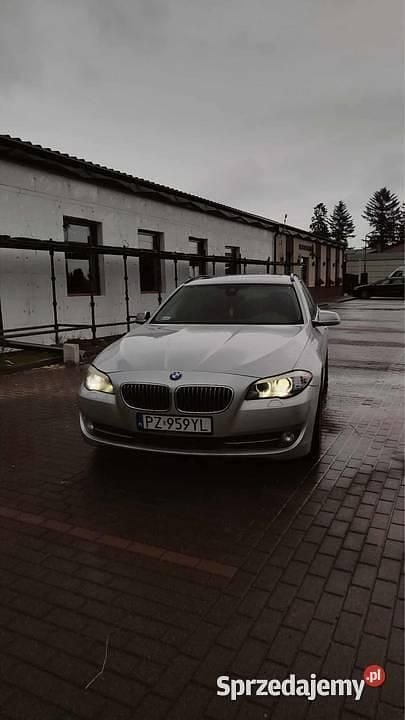 Srebrny Używany 2013 BMW 520 Kombi | 38 700 zł (Super Cena) - Obraz 1/4