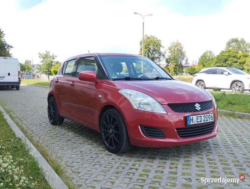 Wiśniowy Używany 2010 Suzuki Swift Hatchback | 20 900 zł (Drogi) - Obraz 1/4